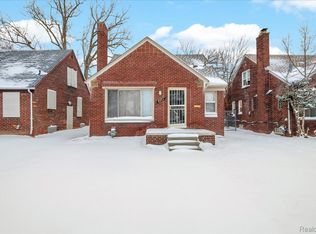 8882 Warwick St, Detroit, MI 48228