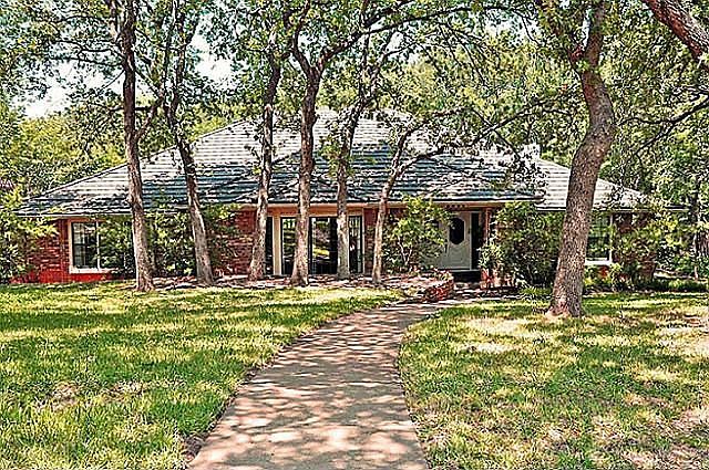 1st image of 3904 Windermere Dr