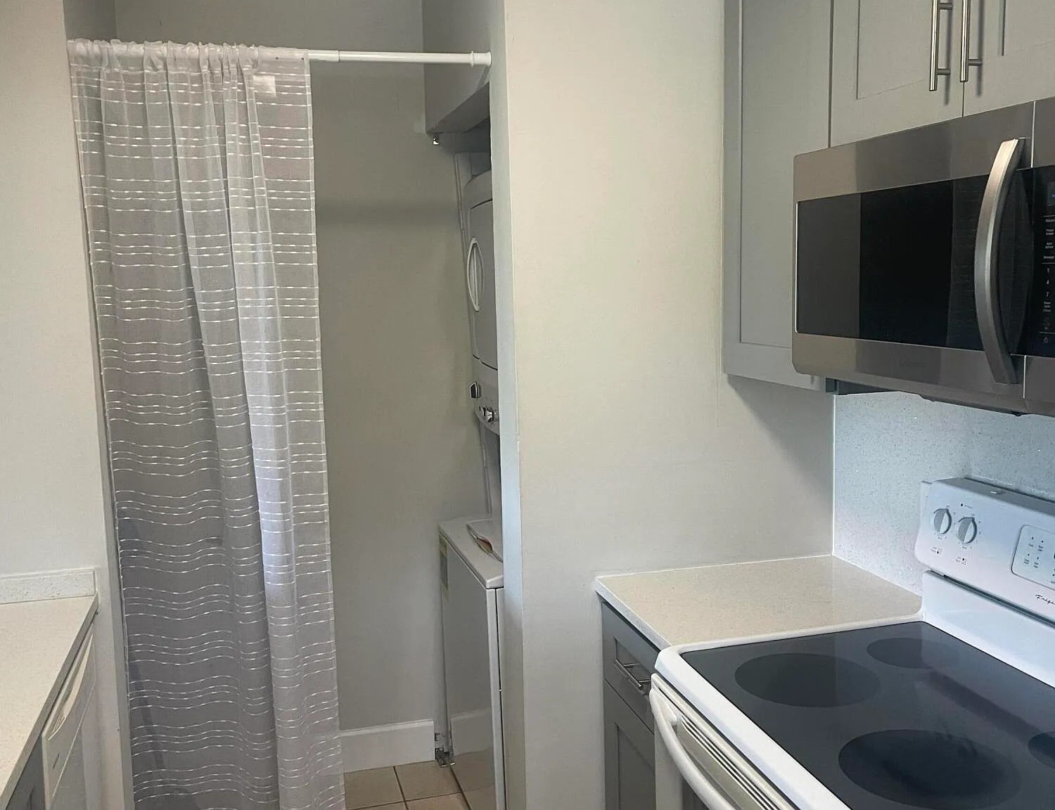 2 bed, 2.0 bath, 969 sqft, $1,825 — Photo 3