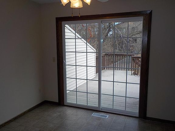 4th image of 11887 Narcissus St NW