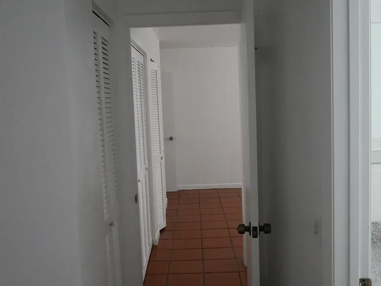 4181 SW 20th St #4 — Photo 7