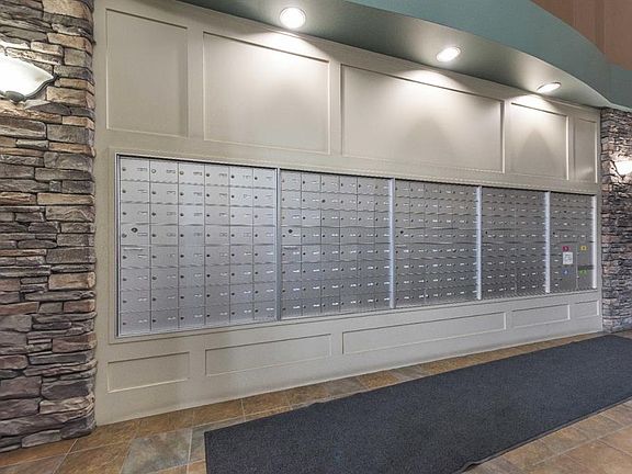 3rd image of 20 W Discovery Ridge Close SW #341