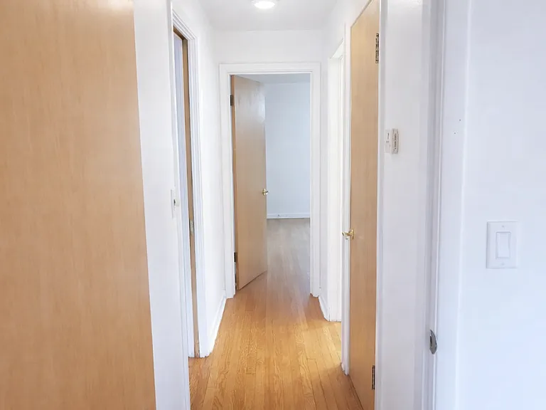 1002 N 40th St #4 — Photo 11