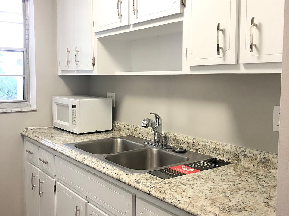 1st image of 606 S C St APT 202