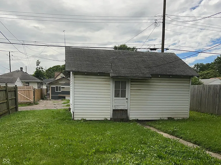 1306 N Chester Ave — Photo 13