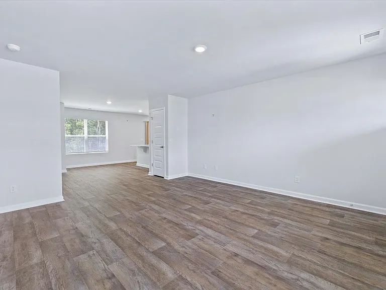 117 Azure Dr — Photo 7