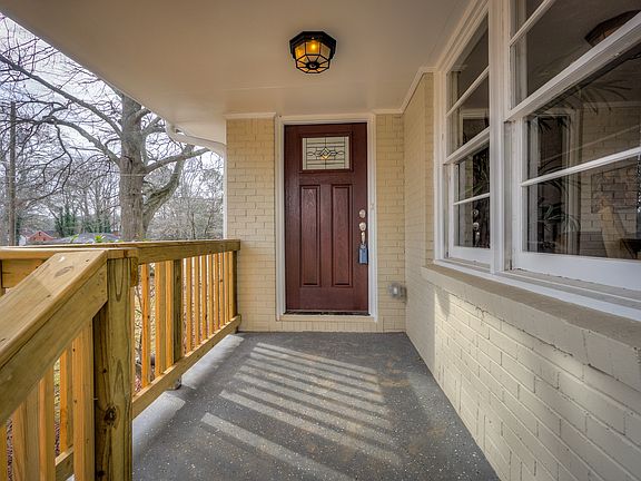 3rd image of 2718 Joyce Ave
