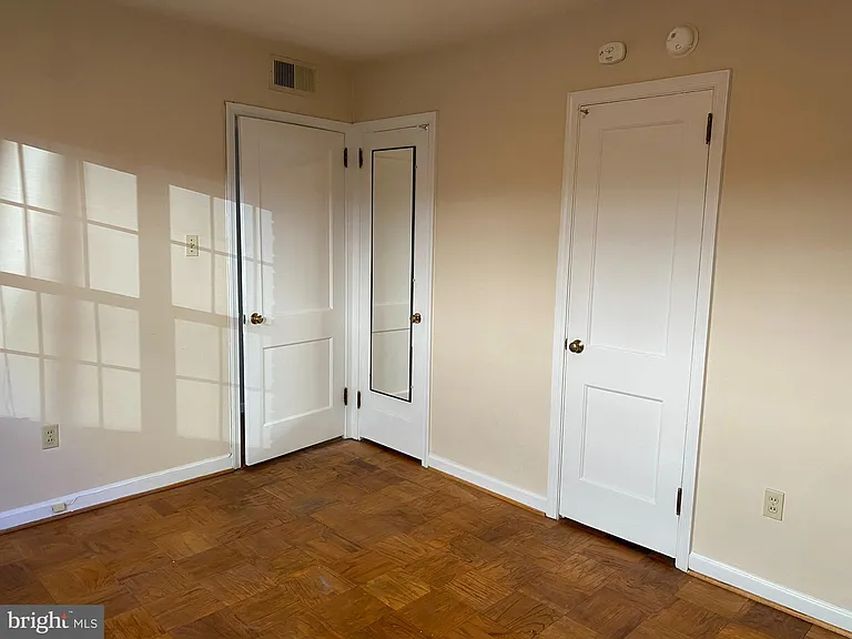 1300 N Meade St #22 — Photo 36