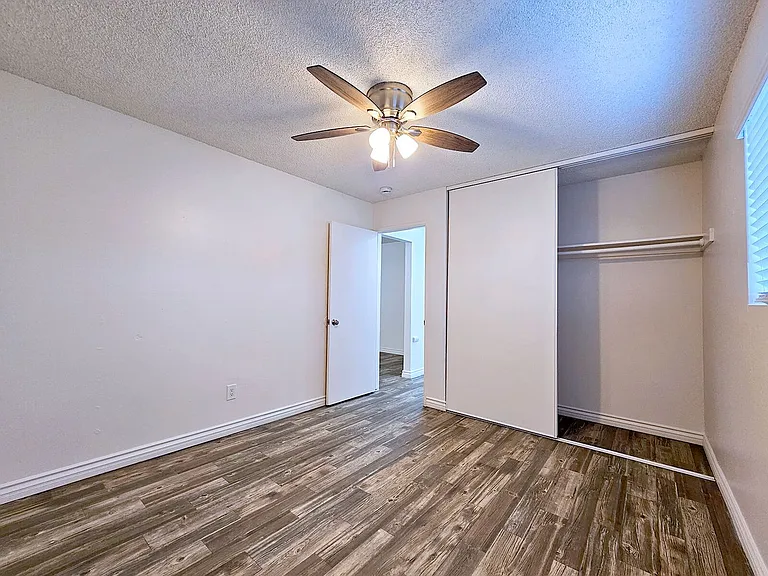 4417 Parks Avenue — Photo 29