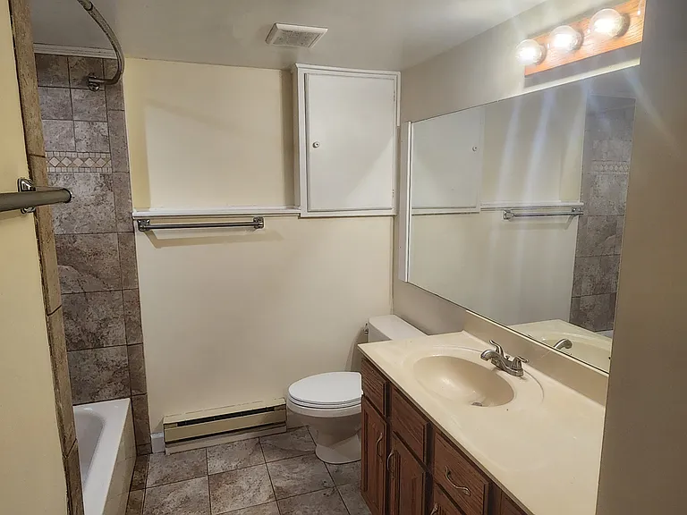 5904 Edson St — Photo 10