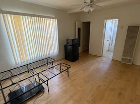 3545 Jasmine Ave