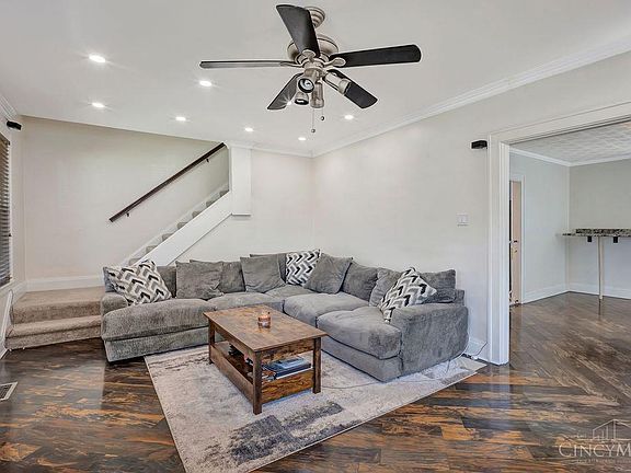 3rd image of 22 Woodsdale Ave