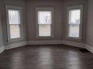 121 N May St #LWR, Aurora, IL 60506