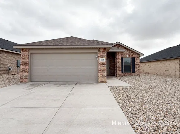 613 E 16th St, Wolfforth, TX 79382