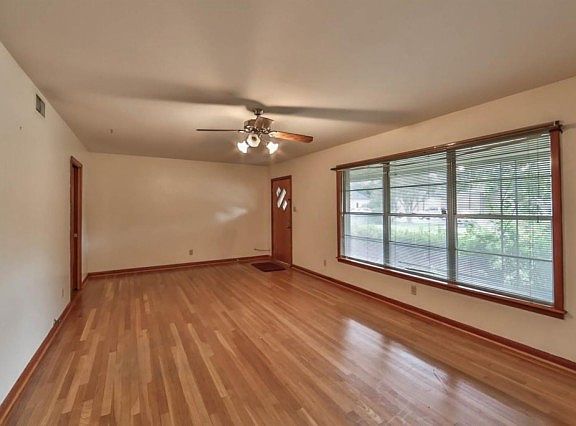 5th image of 1218 East Ave