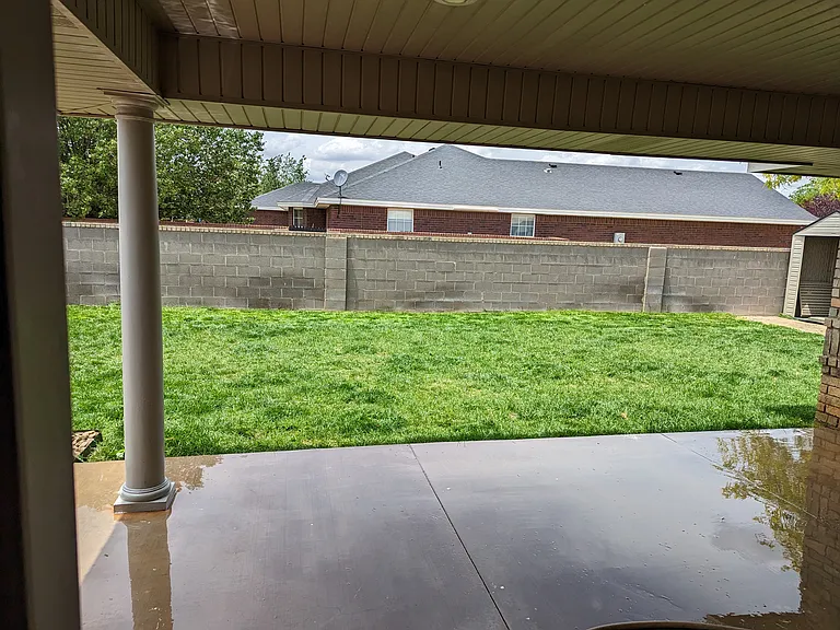 1328 Oakwood Cir — Photo 4