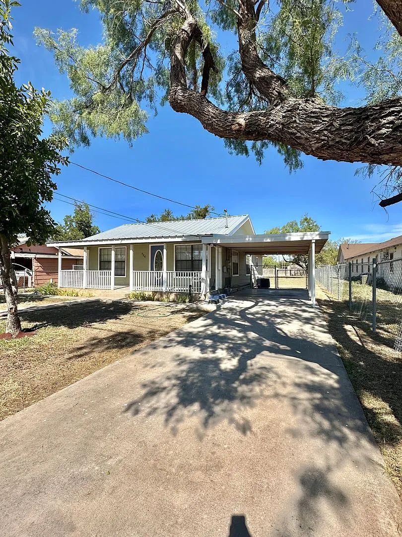 Coming September 2026 | Cozy 2 Bedroom Home Walking Distance To Fort Concho! — Photo 4