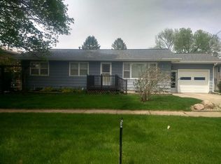 612 E 5th St, Tipton, IA 52772