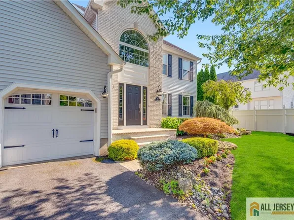 73 Brandywine Dr, Matawan, NJ 07747