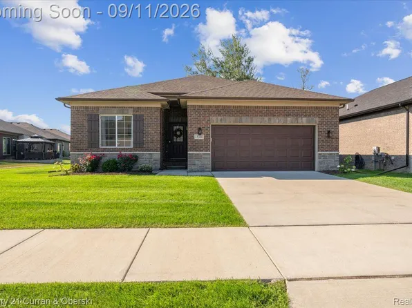 15360 Eton Pointe Dr #37, Clinton Township, MI 48035