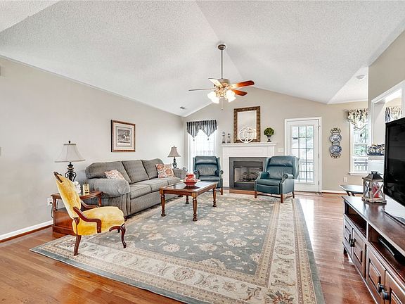 2nd image of 203 Harrington Dr