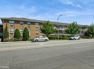 90 S PARK Avenue #B17, Rockville Centre, NY 11570