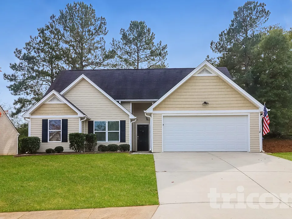 215 Comet Ct