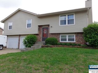 2620 SW Gainsboro Rd, Topeka, KS 66614