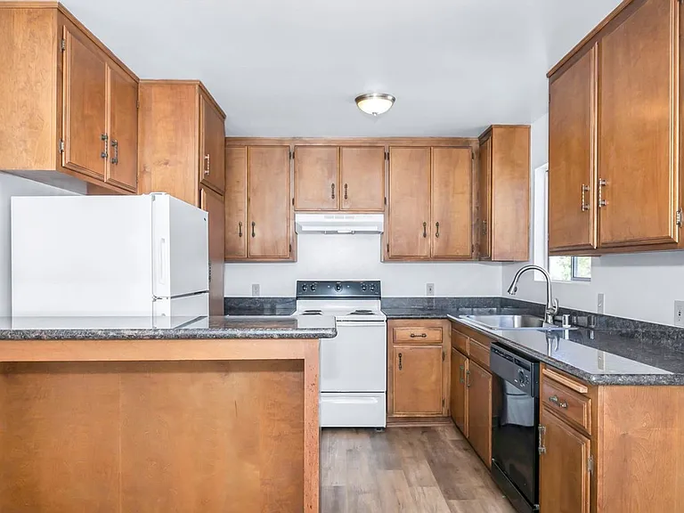 1150 Grand Ave #D — Photo 6