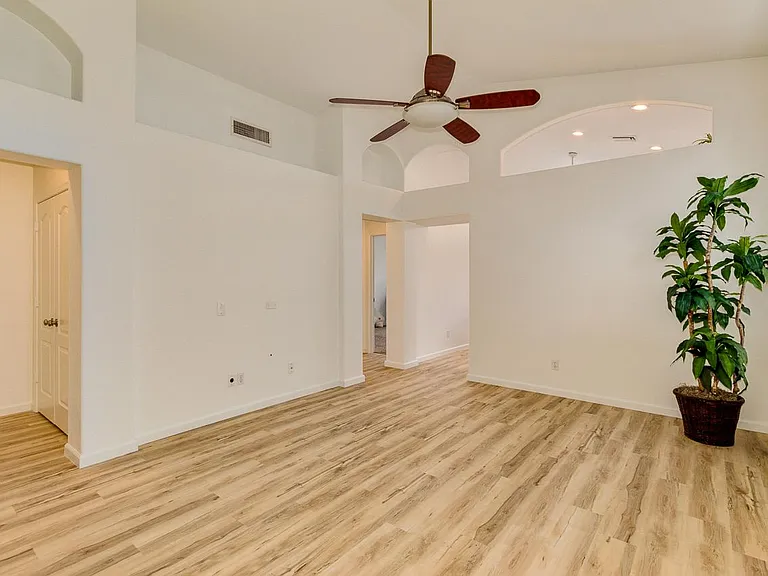 3412 E Renee Dr — Photo 11