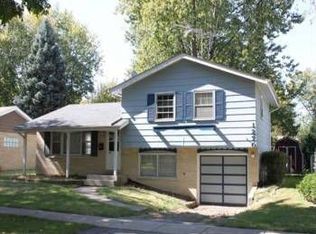 1270 Blackhawk Dr, Elgin, IL 60120