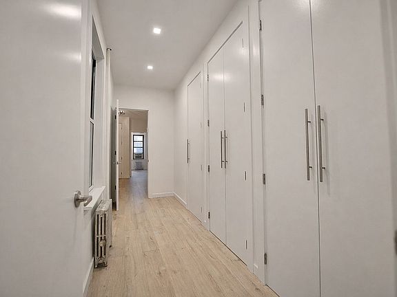 4th image of 1679 Gates Ave #6