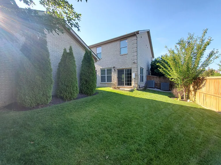3260 Beacon St — Photo 30