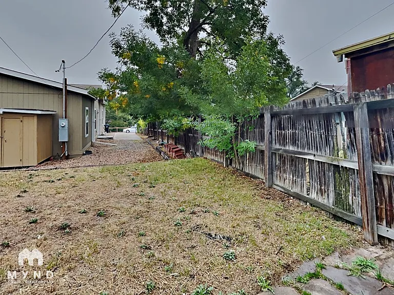 706 Iowa St — Photo 23