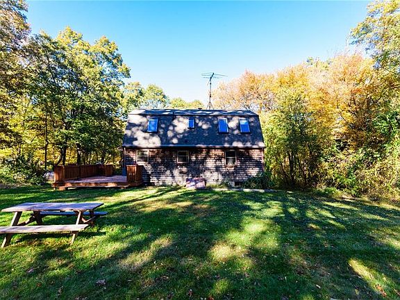 3rd image of 414 Stony Fort Rd