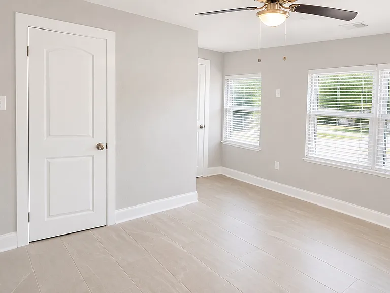 506 Engman St — Photo 9