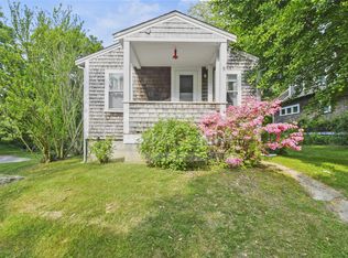 9 Cricket Ln, Falmouth, MA 02543
