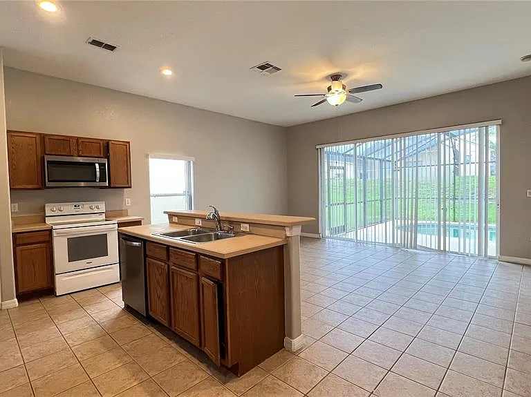143 Vizcay Way — Photo 7