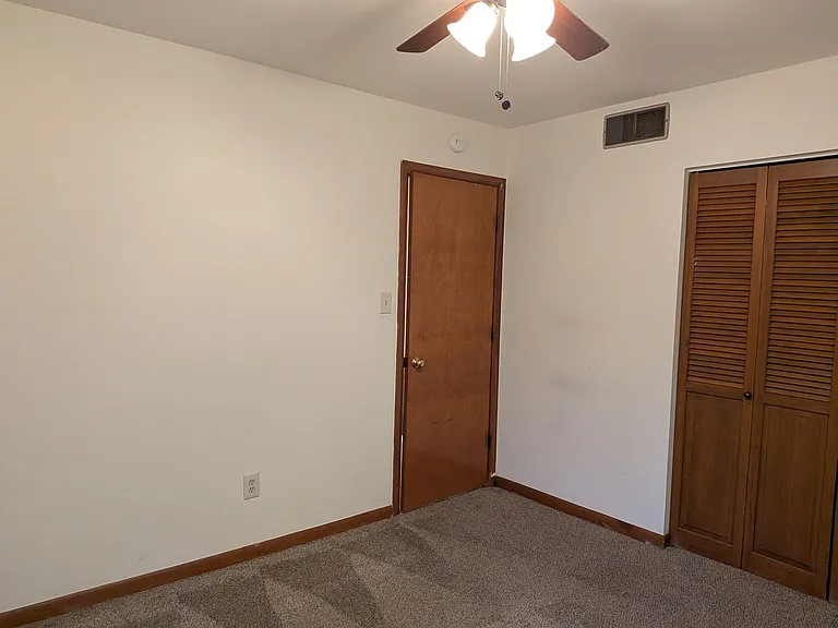 805 S Fairview Rd — Photo 18
