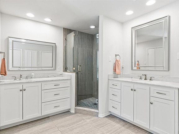 5th image of 6807 Robin Willow Ct