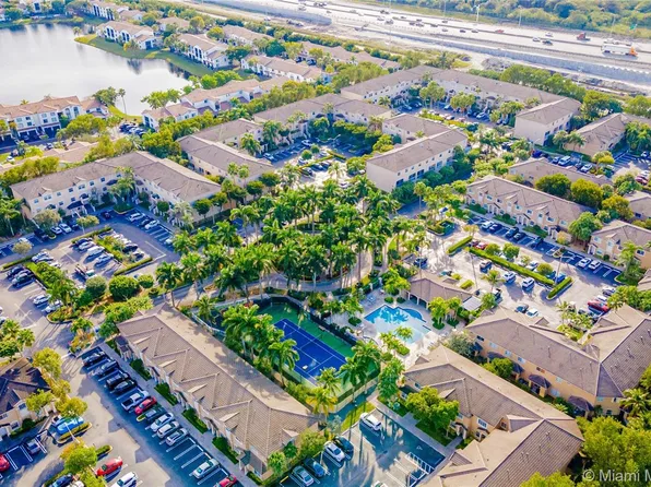 5610 NW 114th Pl APT 203, Doral, FL 33178