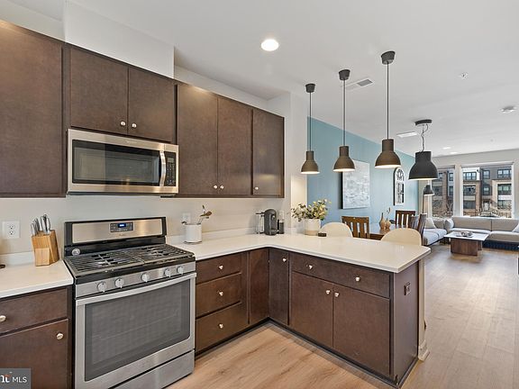 4th image of 16309 Columbus Ave