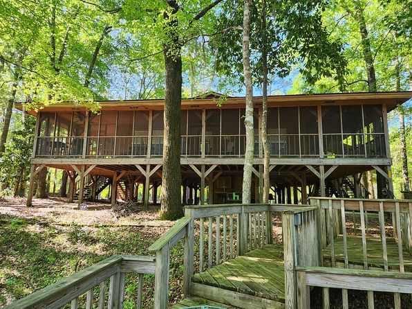29 Riverview Dr, Hawkinsville, GA 31036
