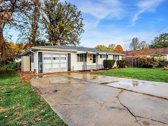2nd image of 1919 S Lazy Creek Dr