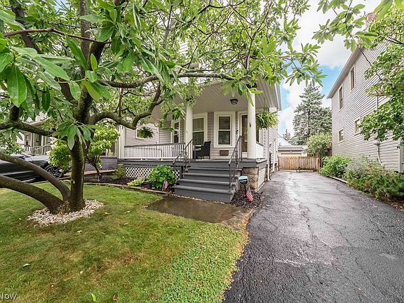 3rd image of 1228 Hall Ave