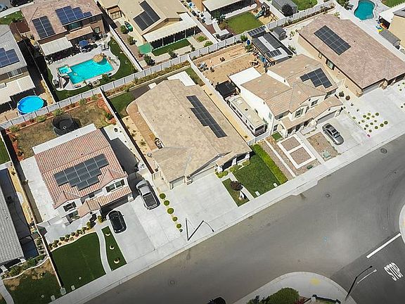 3rd image of 1080 Citrus Ave