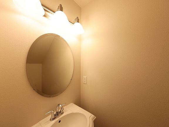 4th image of 112 Wilkes St