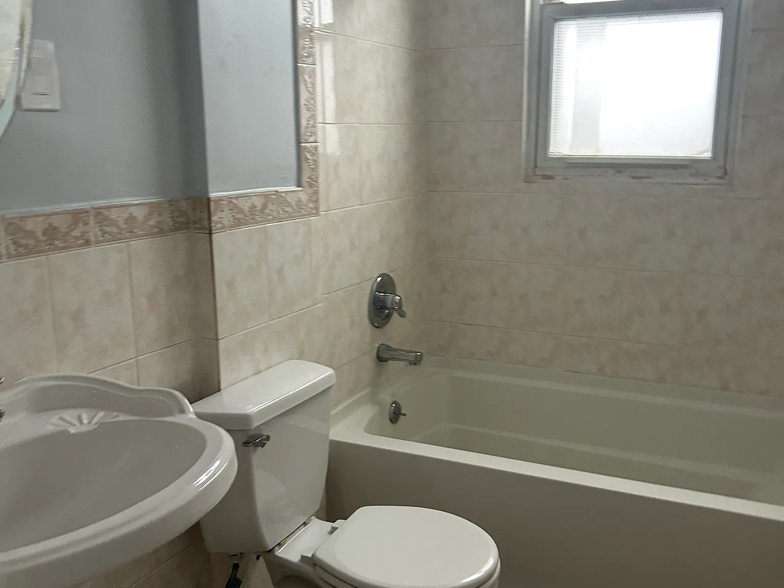 3 bed, $2,350 — Photo 2