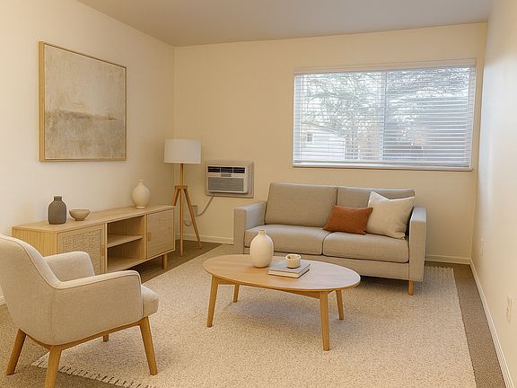 4th image of 3735 E La Salle St #31