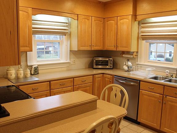 3rd image of 103 Byrnside St